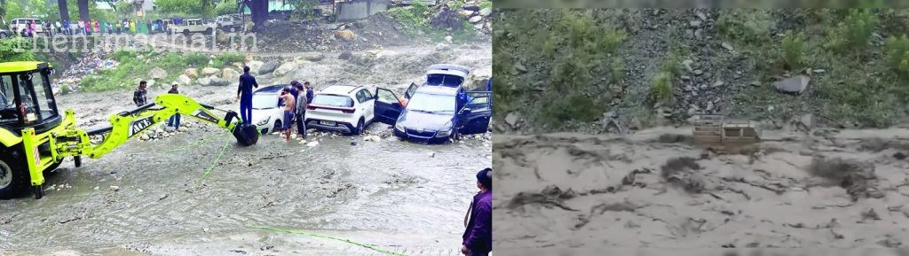kasol-flood-graghan-nala-police-forest-dept-rescue-trapped-vehicles
